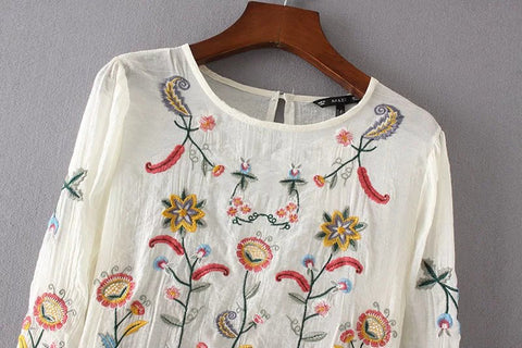 Fashion Round Neck Flower Embroidery Loose Jumper Dress